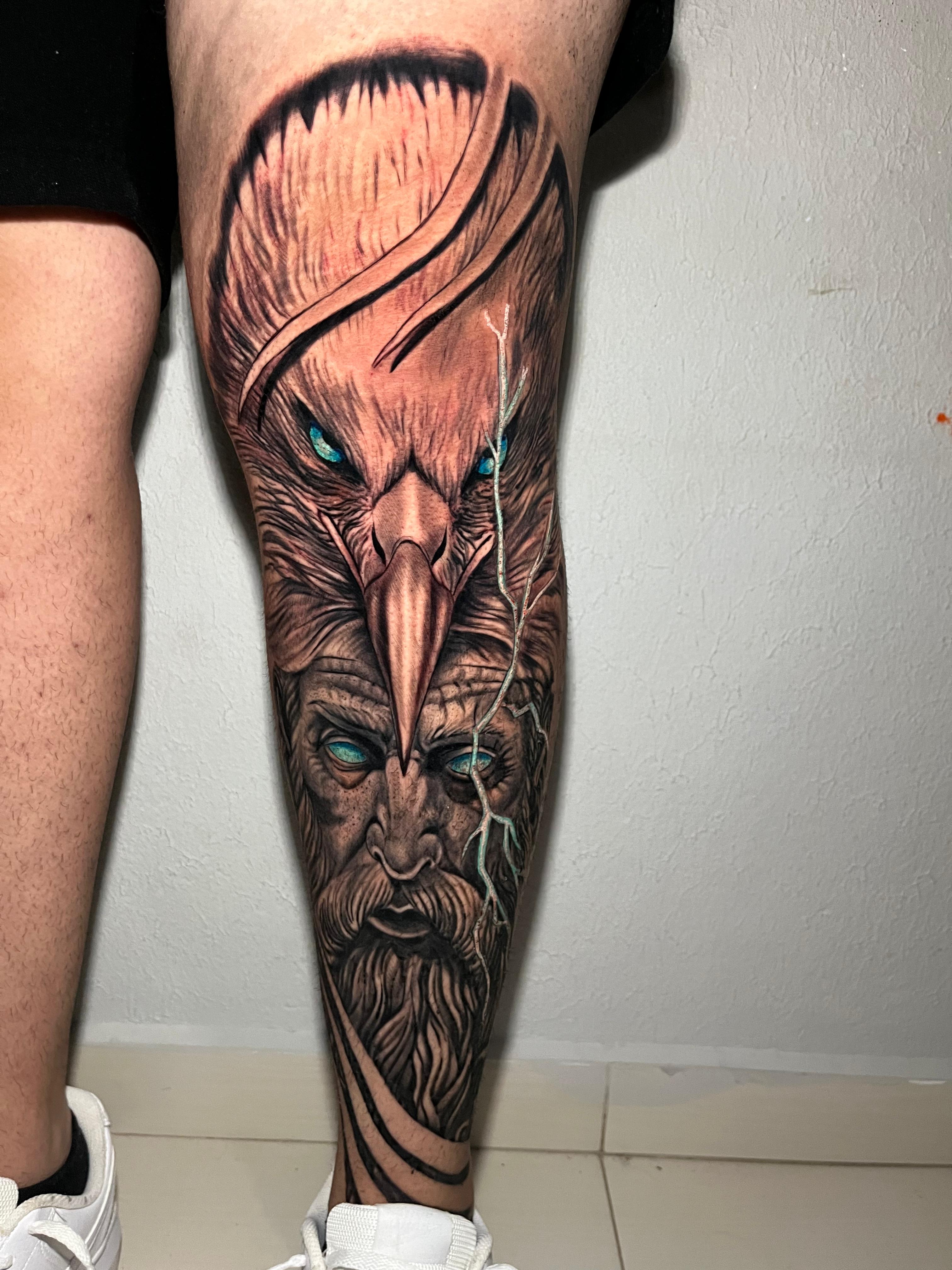 Tatuagem realismo preto e branco Zeus